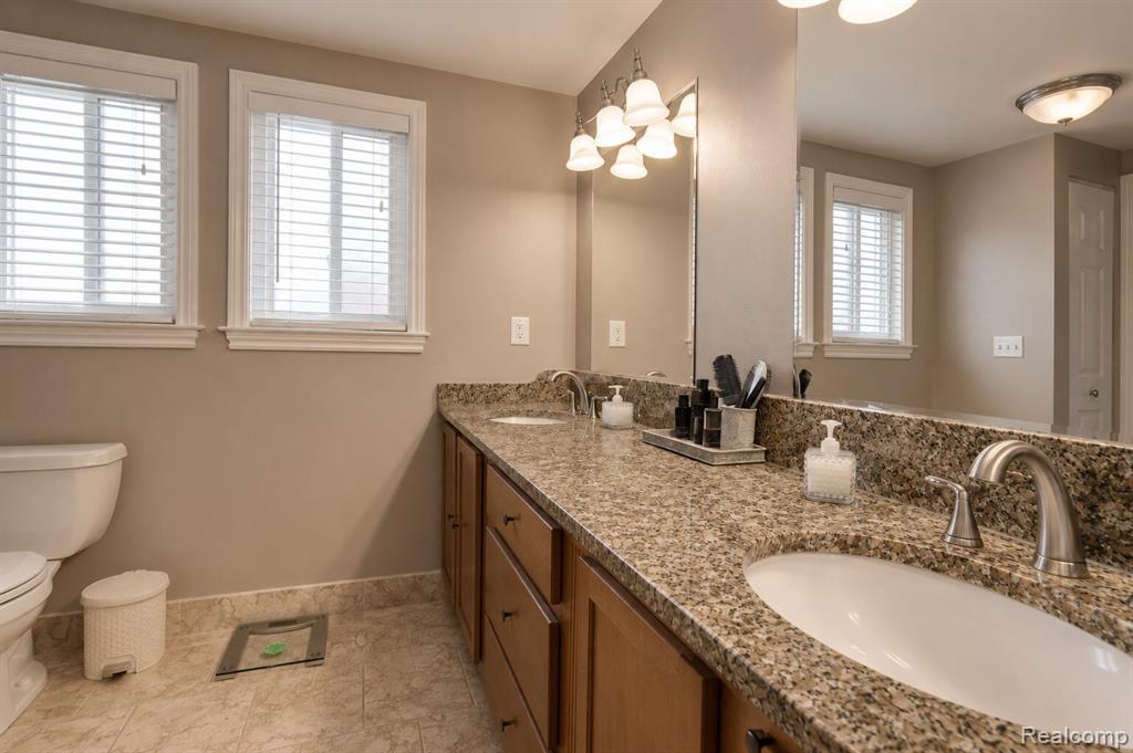 2730 Rhodes Drive Property Photo 14
