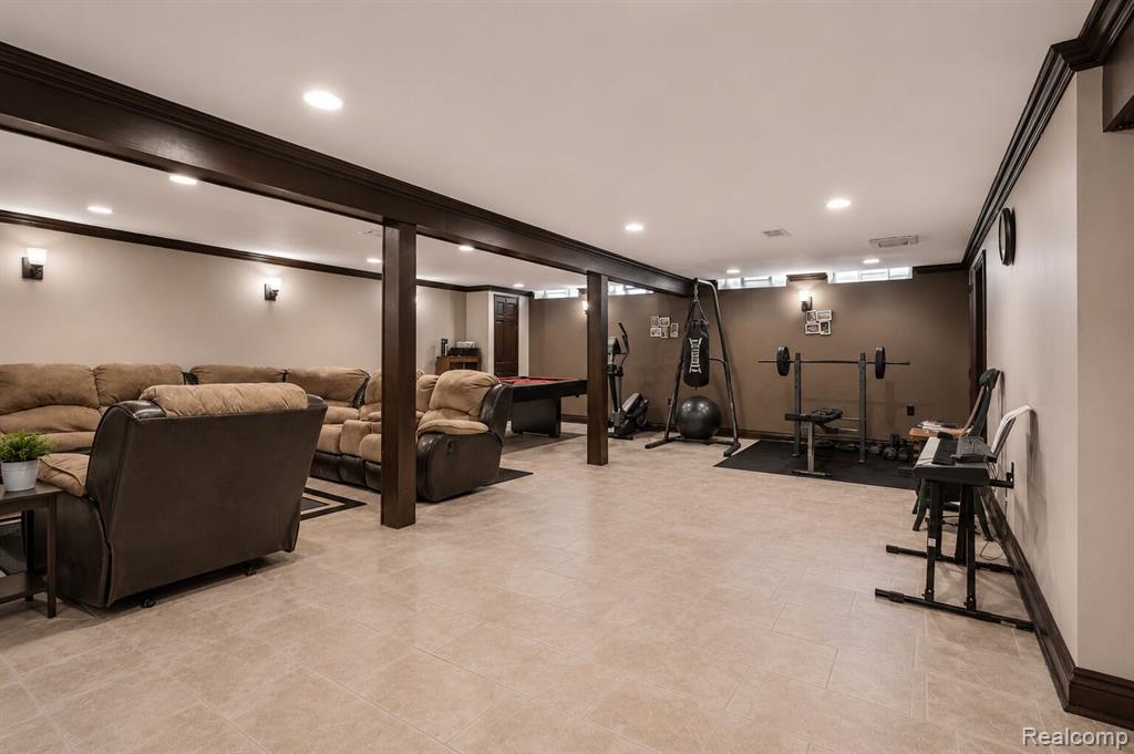 2730 Rhodes Drive Property Photo 20