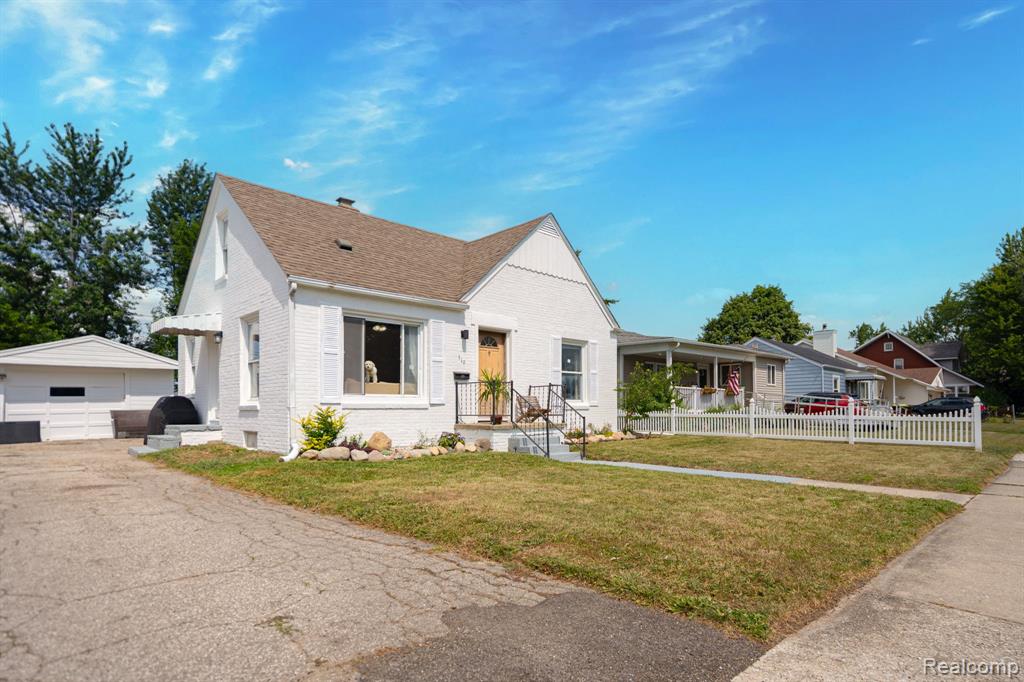 519 Bentley Drive Property Photo 2