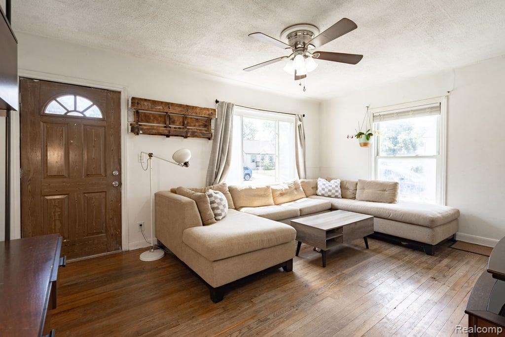 519 Bentley Drive Property Photo 4