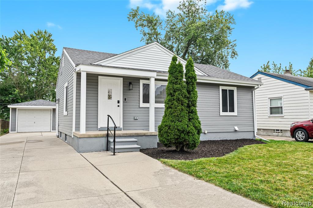 28459 Rosslyn Avenue Property Photo 1