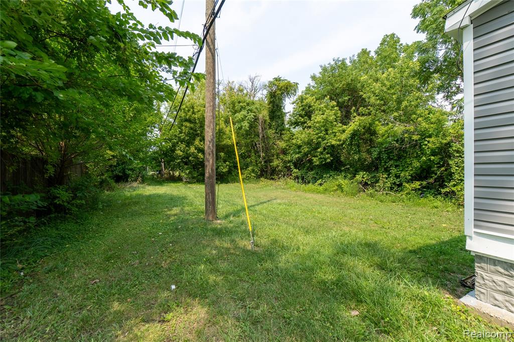 9325 E Warren Avenue Property Photo 5