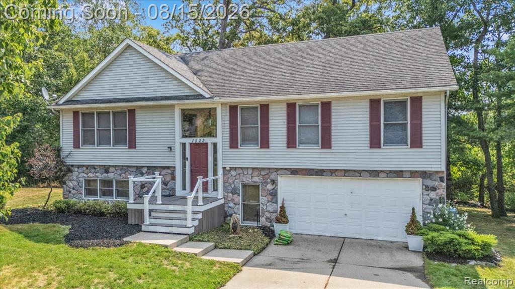 1522 Oregon Court Property Photo 1