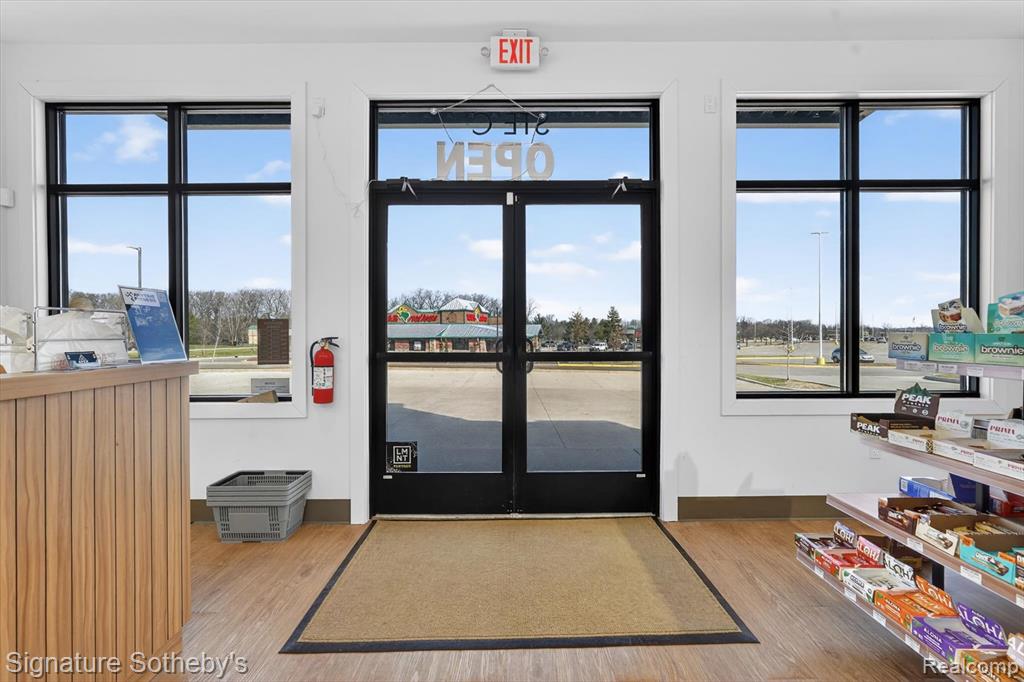 19005 Silver Parkway Property Photo 7