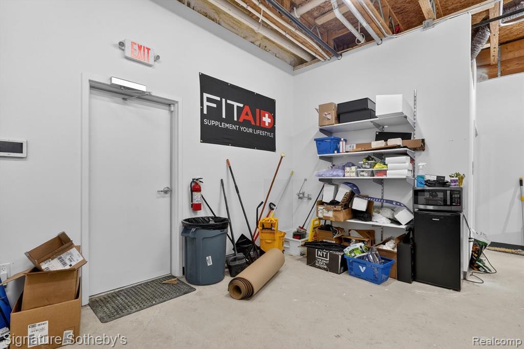 19005 Silver Parkway Property Photo 27