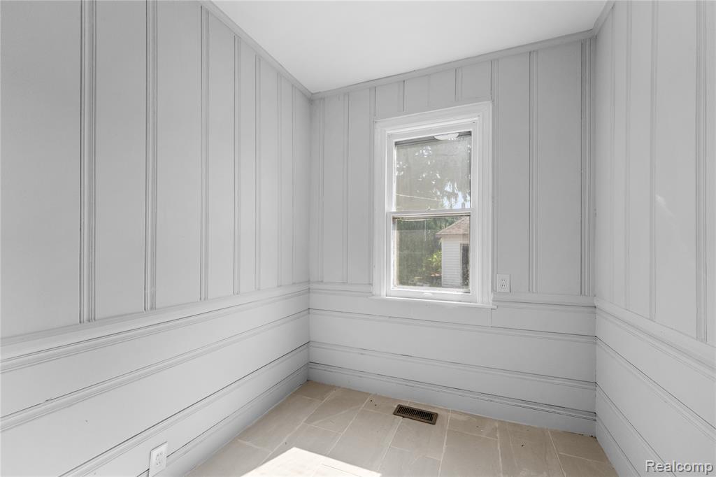 16224 Parkside Street Property Photo 10