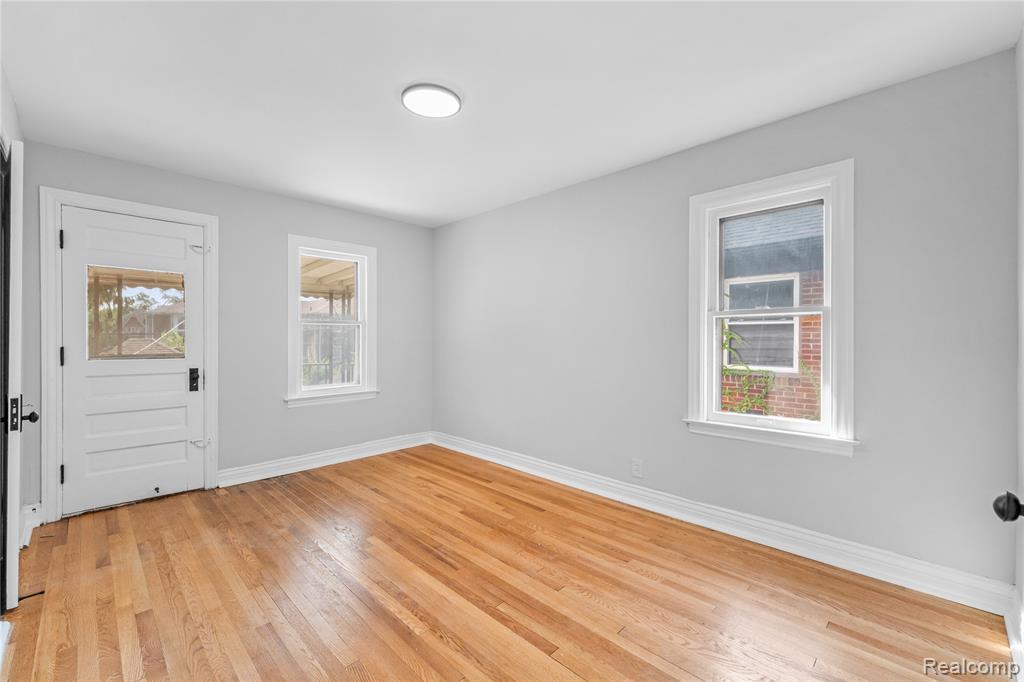 16224 Parkside Street Property Photo 12