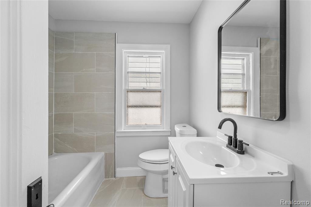 16224 Parkside Street Property Photo 14