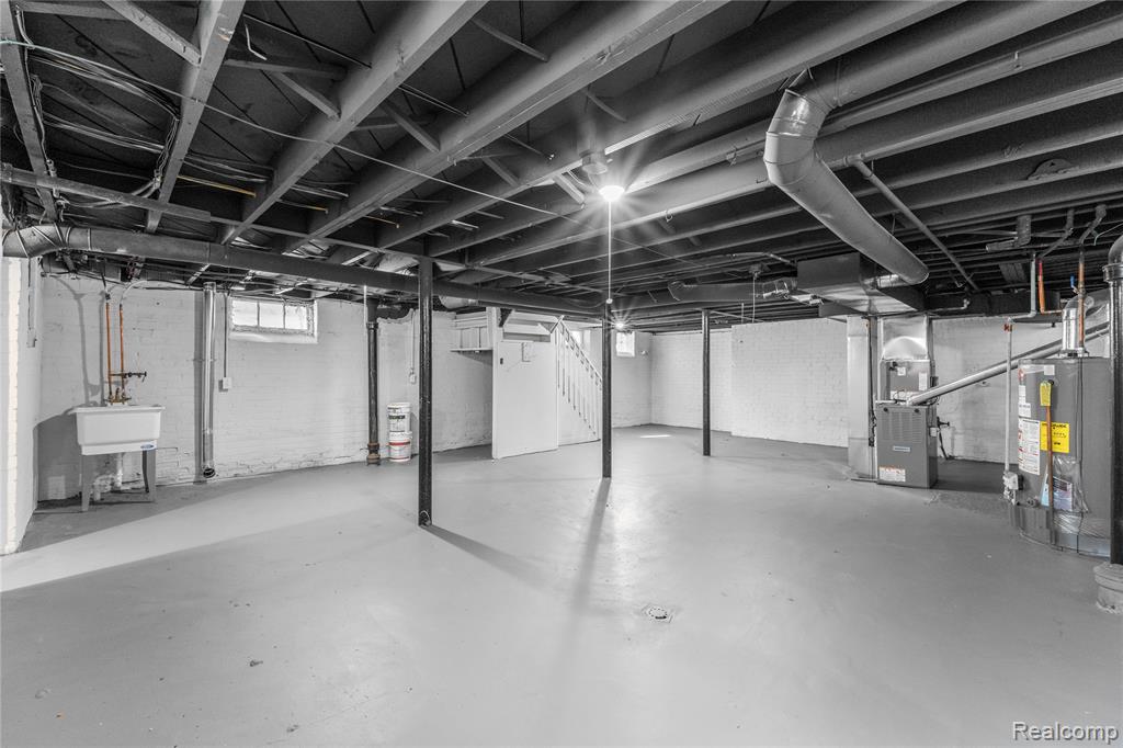 16224 Parkside Street Property Photo 18