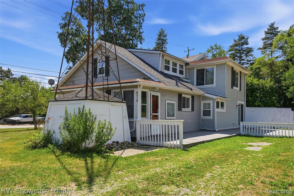 2220 Wixom Road Property Photo 4