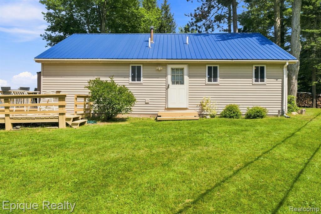 8946 Thomas Street Property Photo 4