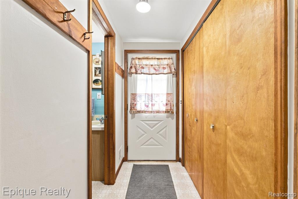 8946 Thomas Street Property Photo 8