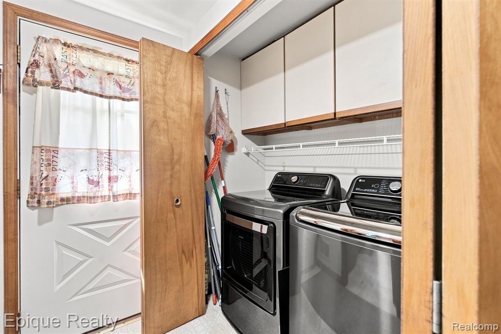 8946 Thomas Street Property Photo 9