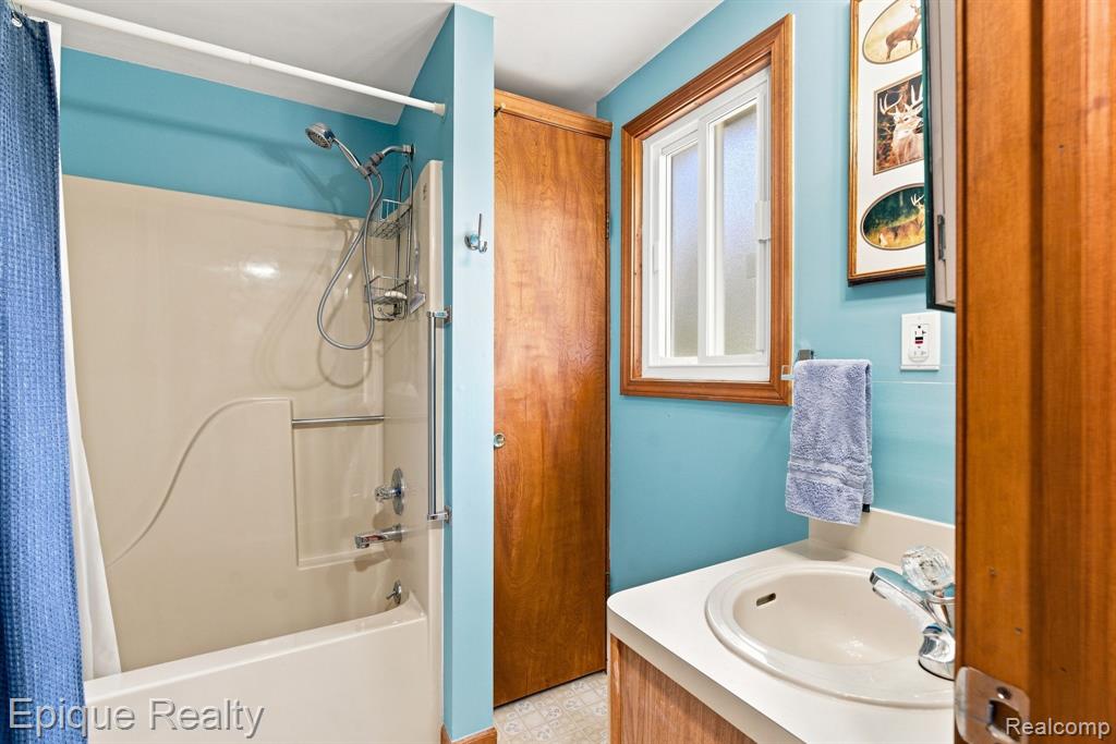 8946 Thomas Street Property Photo 10