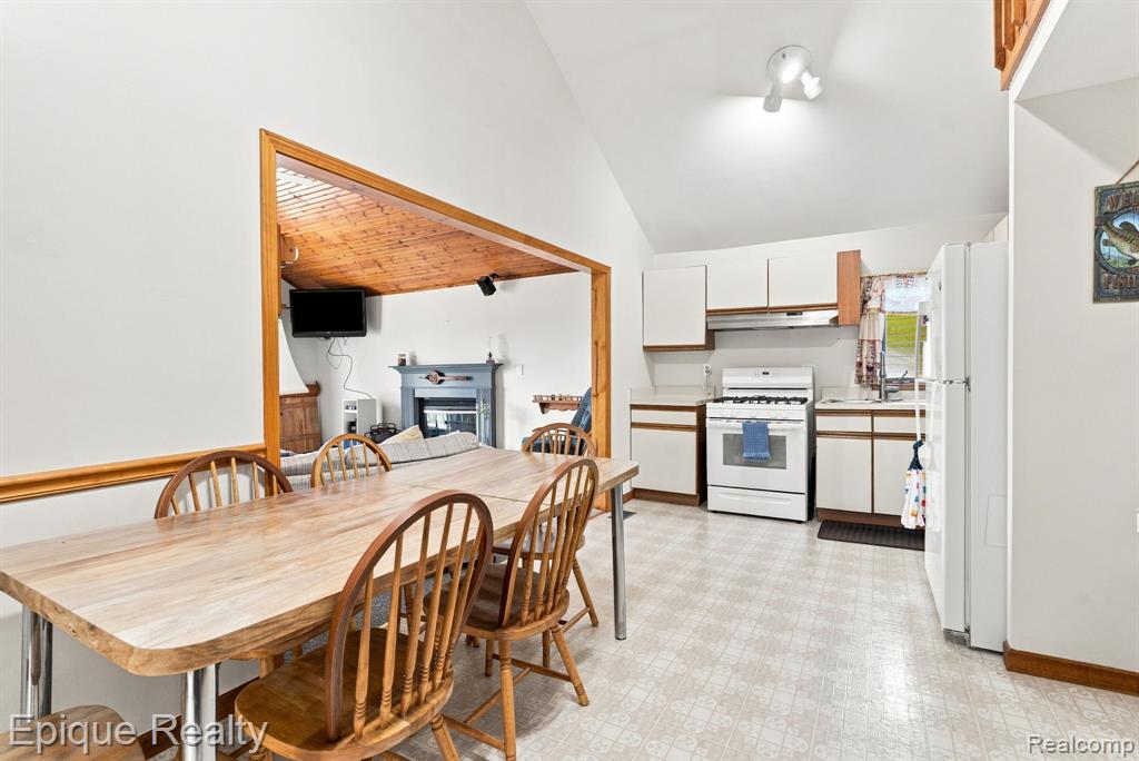 8946 Thomas Street Property Photo 14