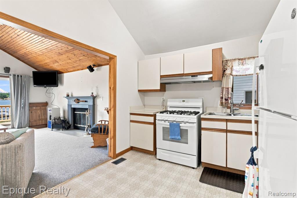 8946 Thomas Street Property Photo 15