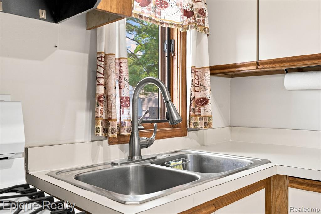 8946 Thomas Street Property Photo 17