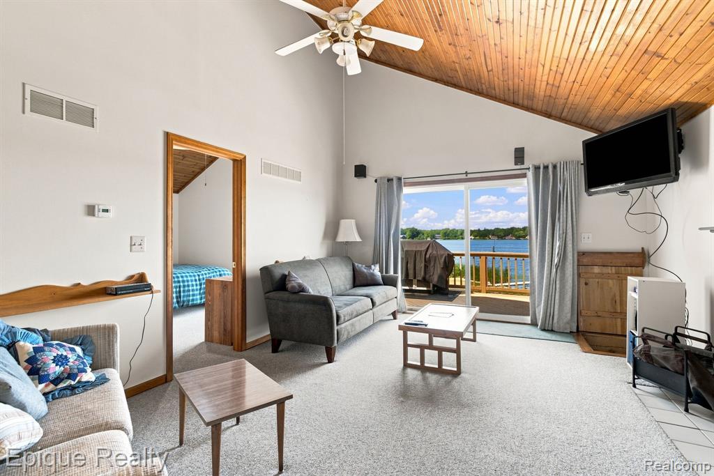 8946 Thomas Street Property Photo 19