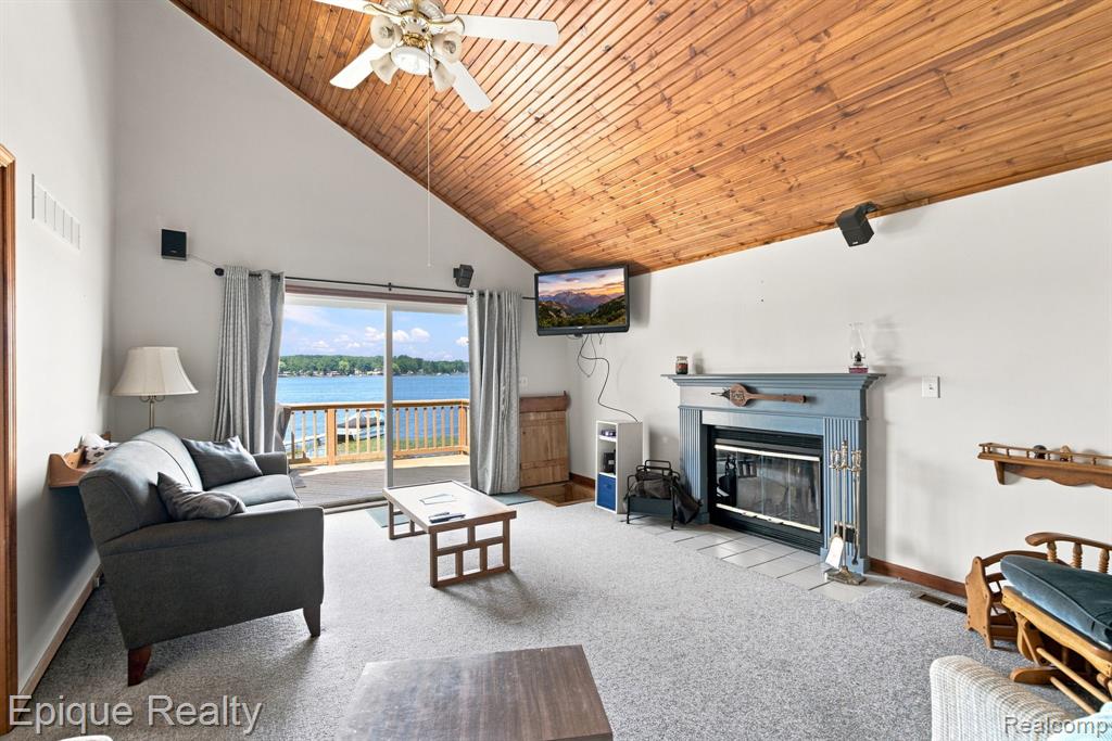8946 Thomas Street Property Photo 20