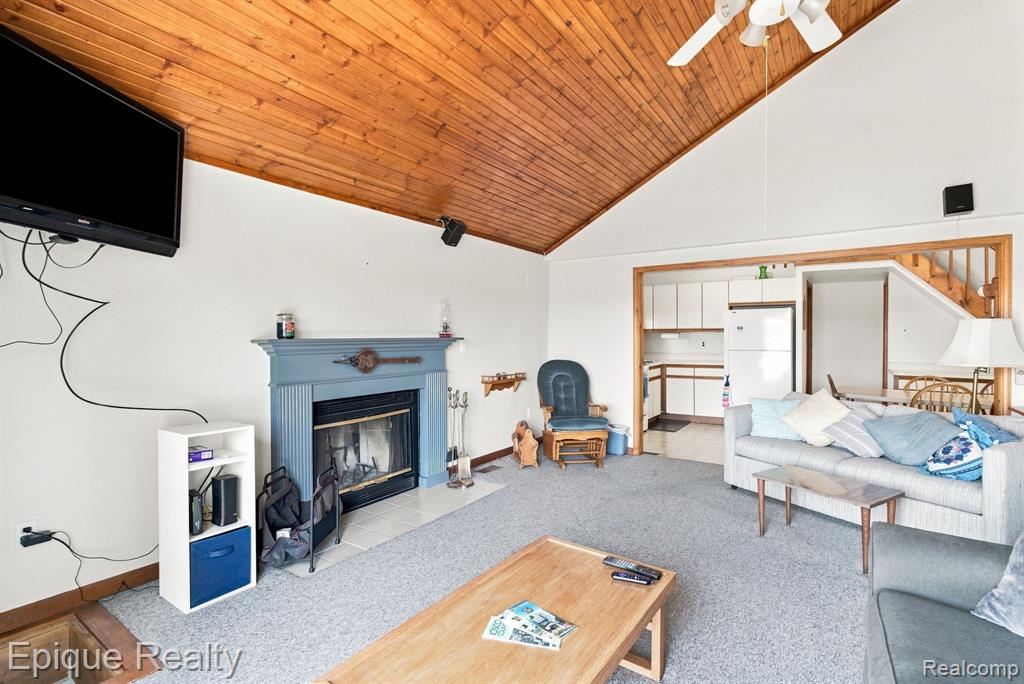 8946 Thomas Street Property Photo 21