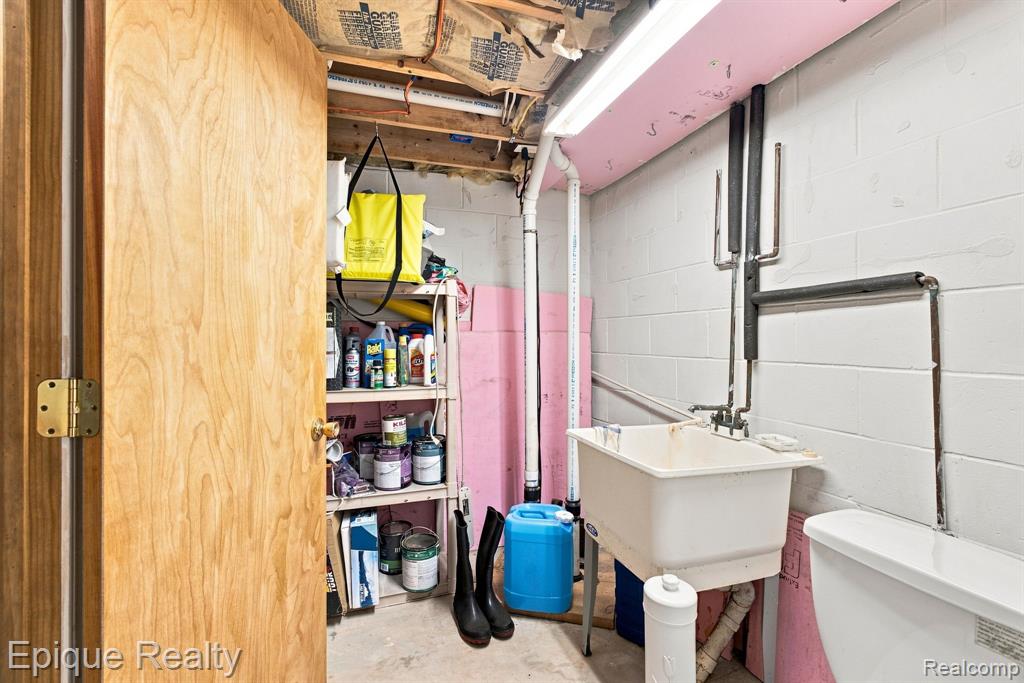8946 Thomas Street Property Photo 31