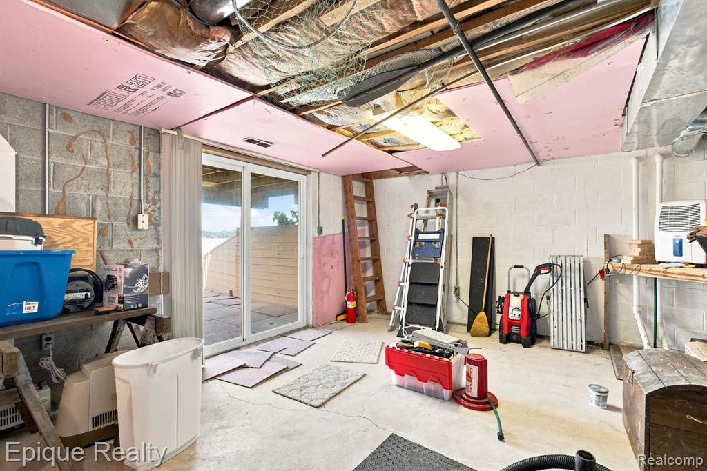 8946 Thomas Street Property Photo 32