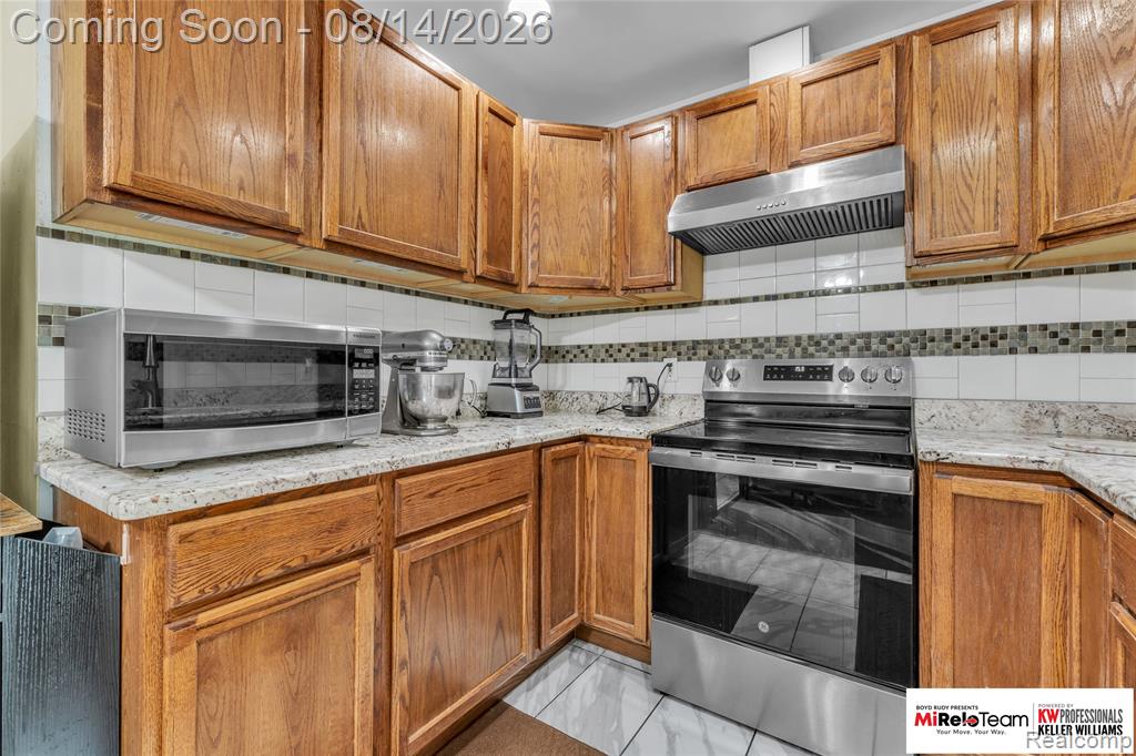 8300 Pacton Drive Property Photo 12