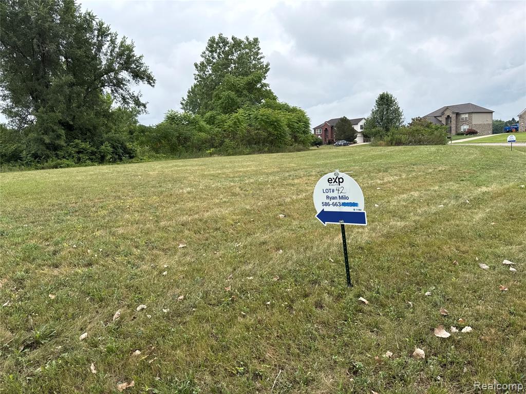 10217 Sherman Circle Property Photo 2