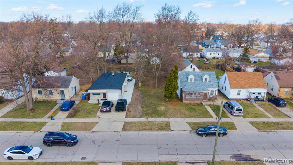 26166 Powers Avenue Property Photo 6