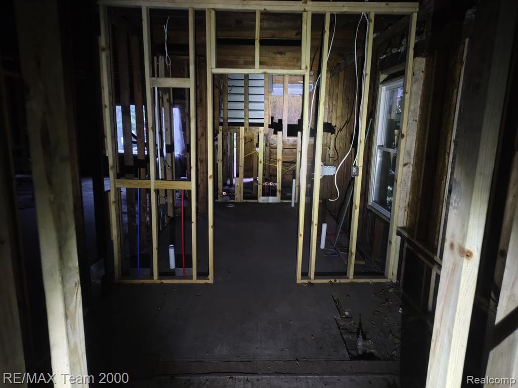 3262 Tuxedo Street Property Photo 6