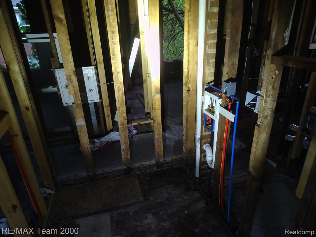3262 Tuxedo Street Property Photo 32