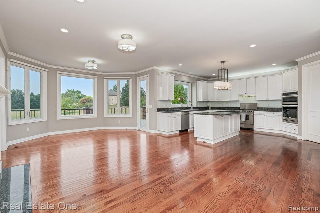 5575 Murfield Drive Property Photo 12