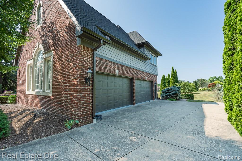 5575 Murfield Drive Property Photo 48