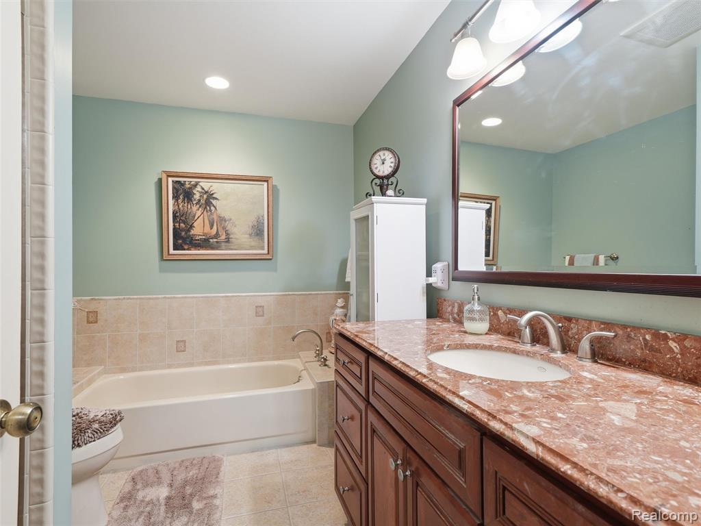 43162 W Kirkwood Drive Property Photo 20