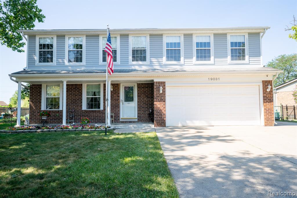 19031 Forrest Hill Drive Property Photo 2