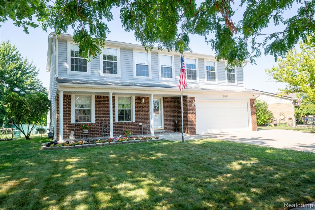 19031 Forrest Hill Drive Property Photo 3