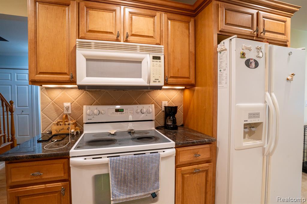 19031 Forrest Hill Drive Property Photo 12
