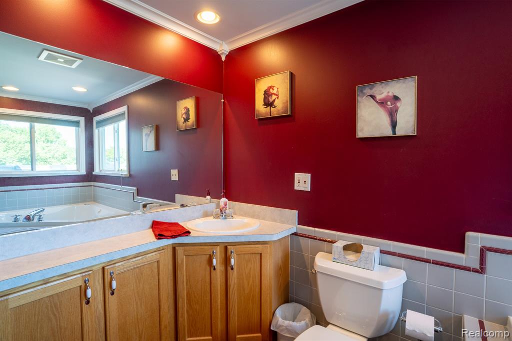 19031 Forrest Hill Drive Property Photo 23