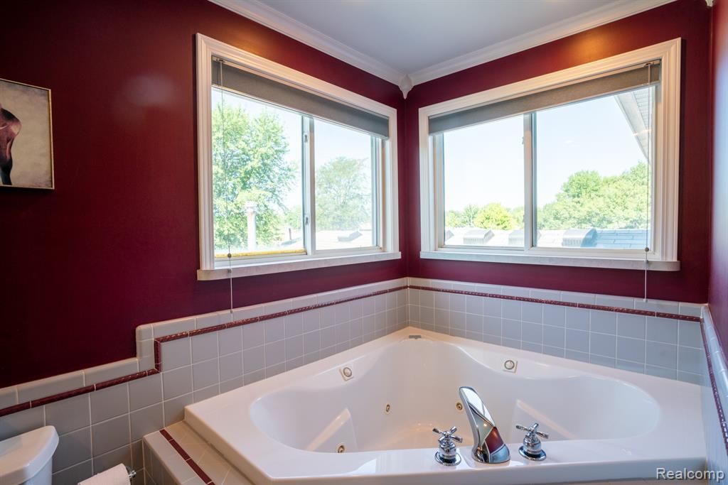 19031 Forrest Hill Drive Property Photo 24