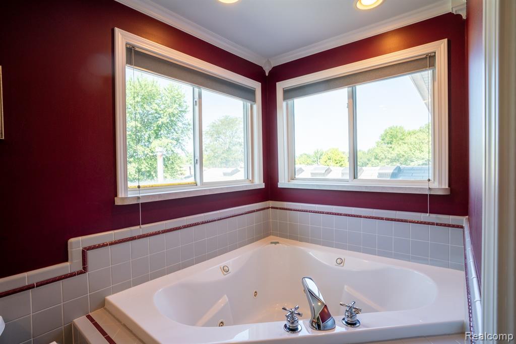 19031 Forrest Hill Drive Property Photo 25