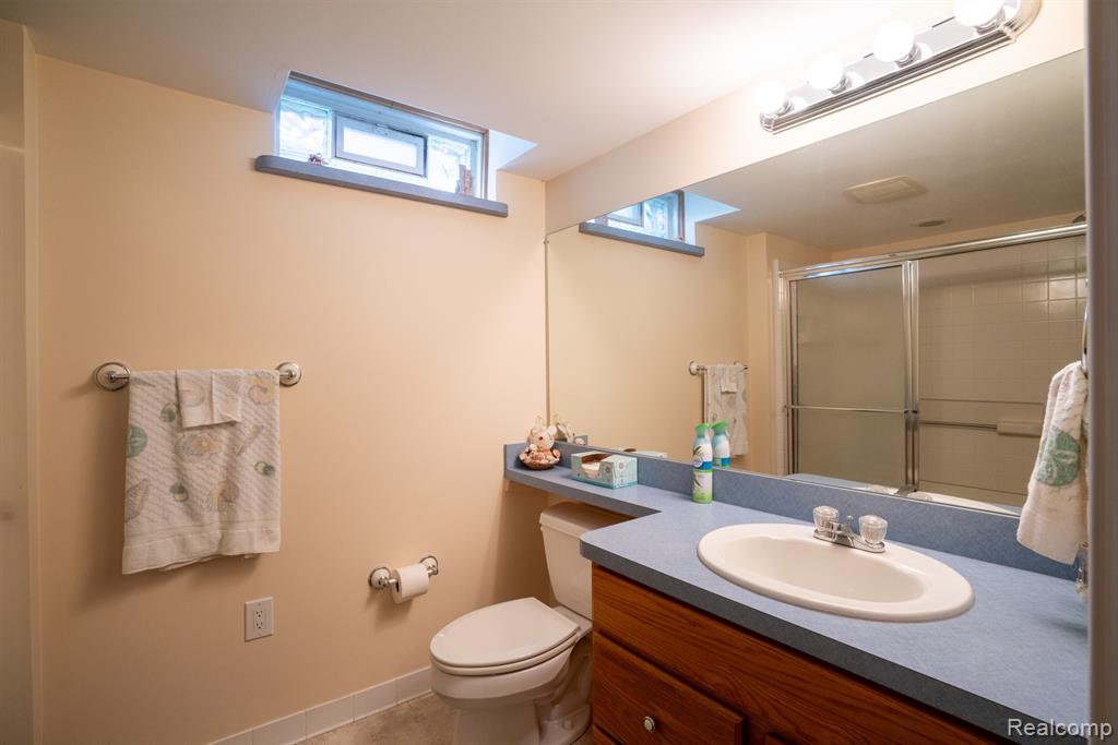 19031 Forrest Hill Drive Property Photo 33