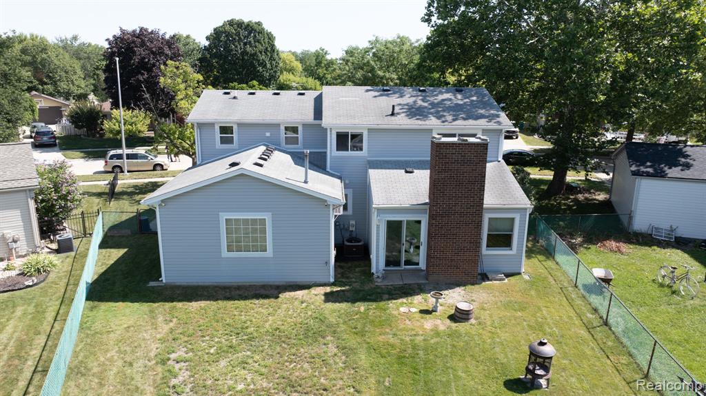 19031 Forrest Hill Drive Property Photo 36