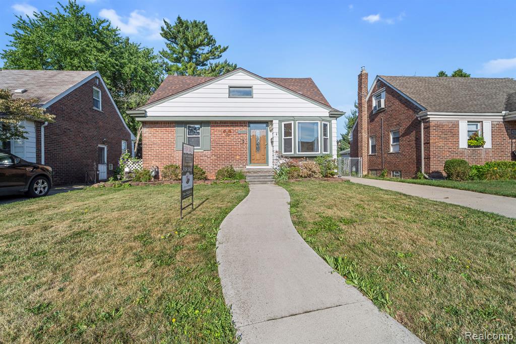 9640 Hubert Avenue Property Photo 1