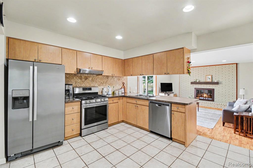 38218 Douglas Drive Property Photo 9