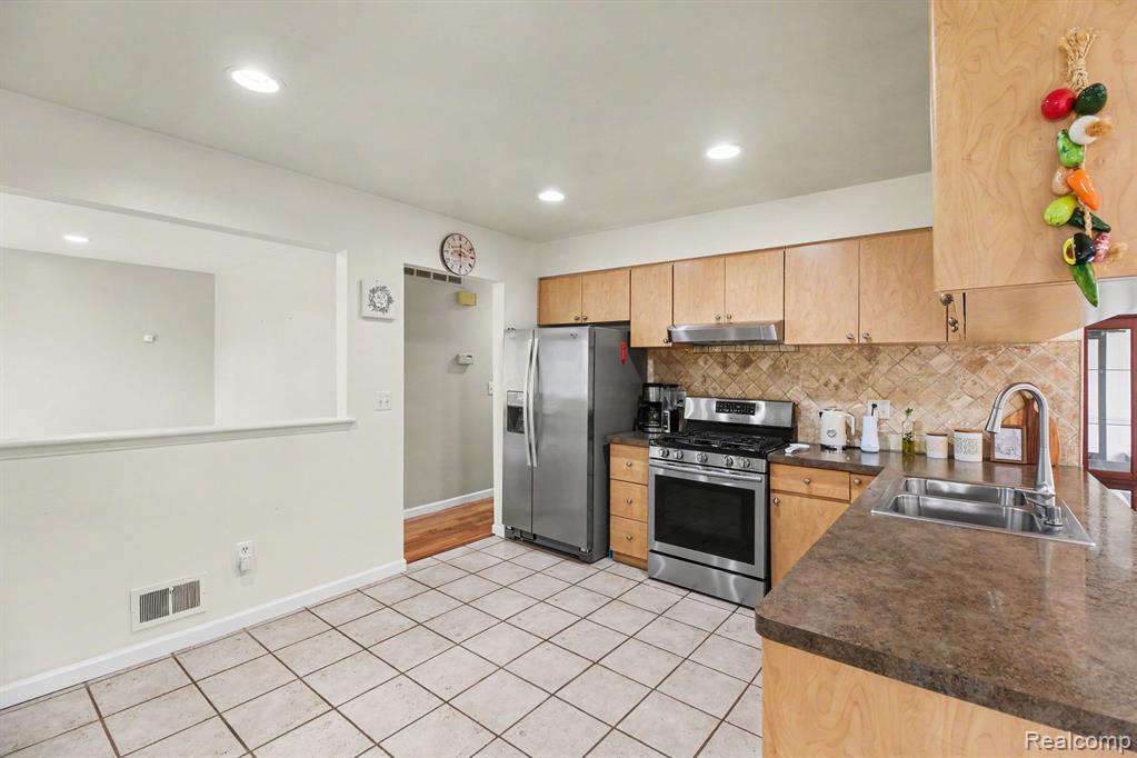 38218 Douglas Drive Property Photo 10