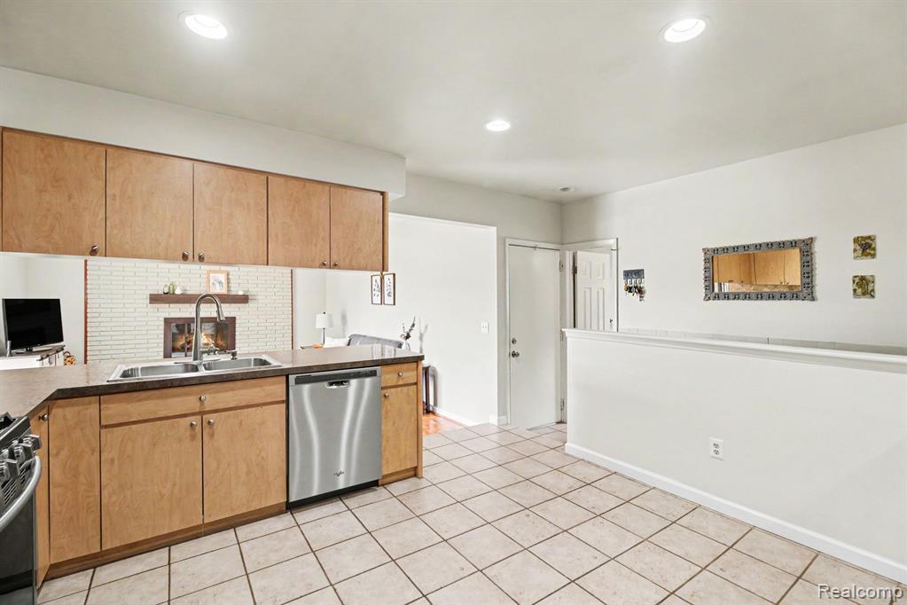 38218 Douglas Drive Property Photo 11