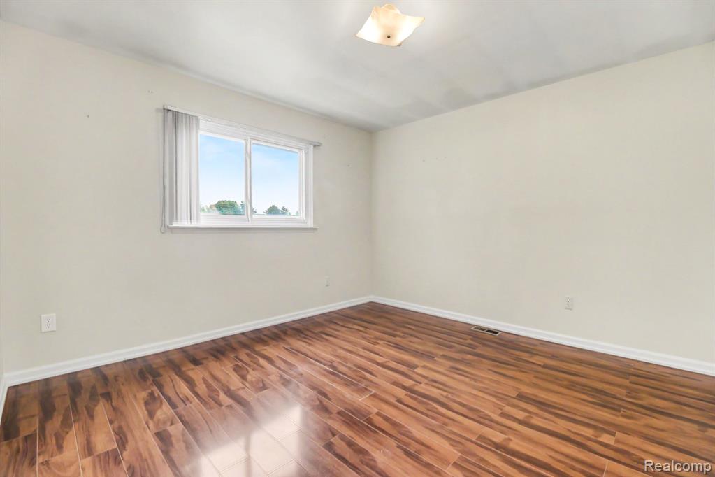 38218 Douglas Drive Property Photo 20