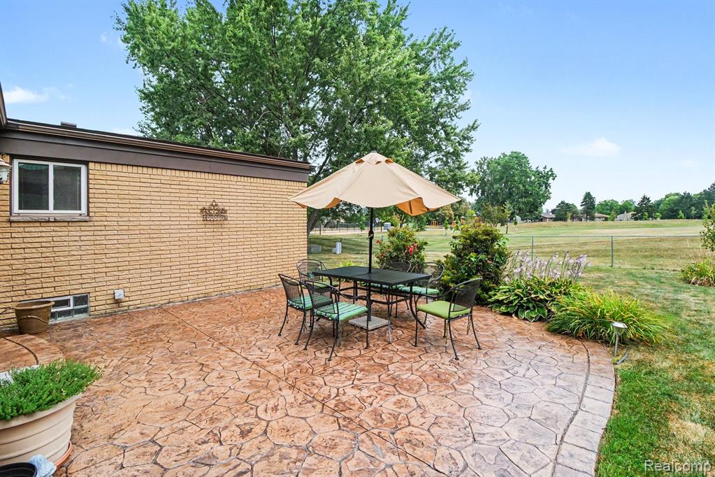38218 Douglas Drive Property Photo 28