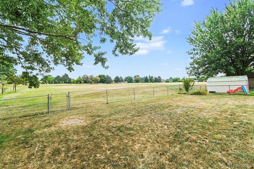 38218 Douglas Drive Property Photo 34