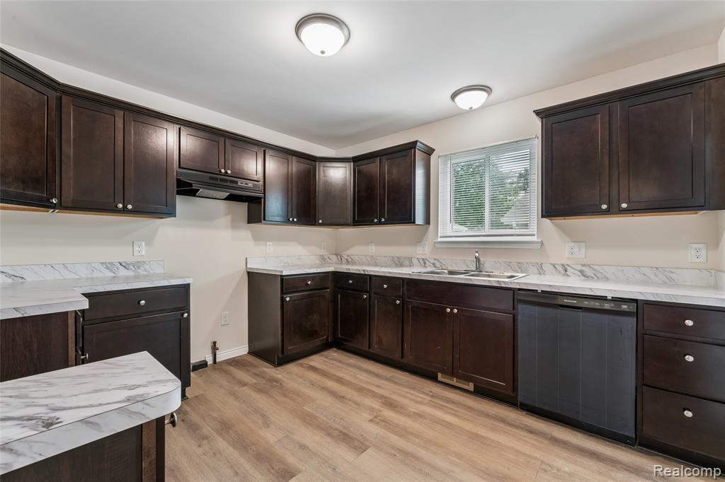 22708 Mac Arthur Property Photo 8